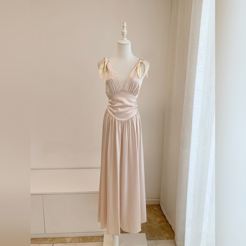 Helsa The Silk Celeste Dress - Picture 8 of 16